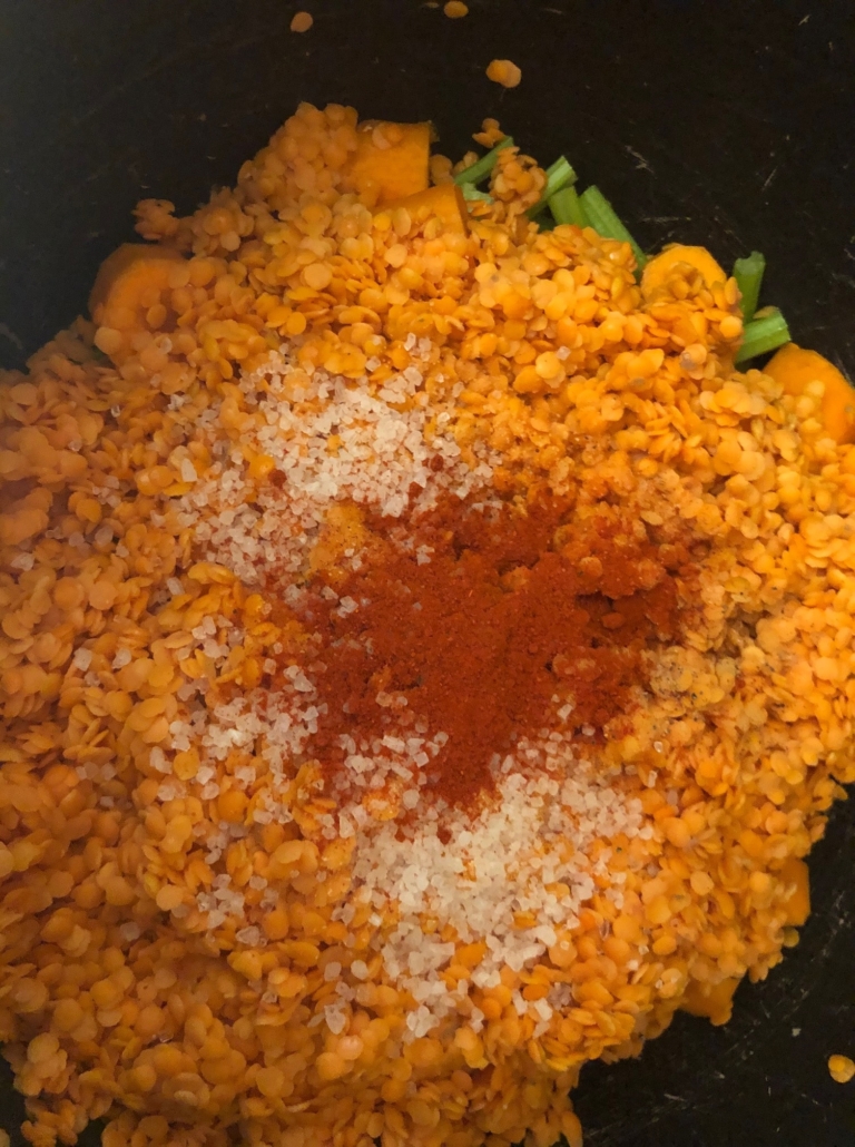 Rinsed red lentils with spices 