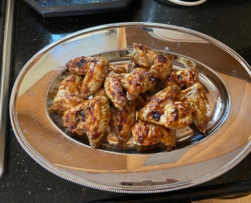 Sticky chicken wings