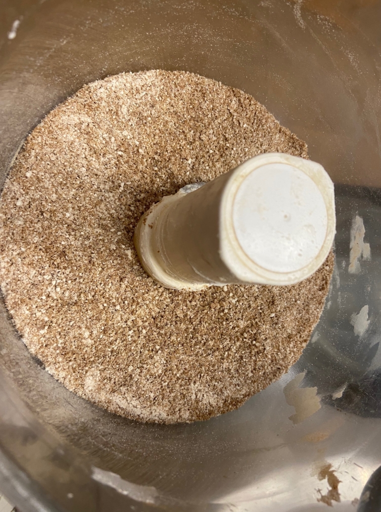 mix, cinnamon and brown sugar