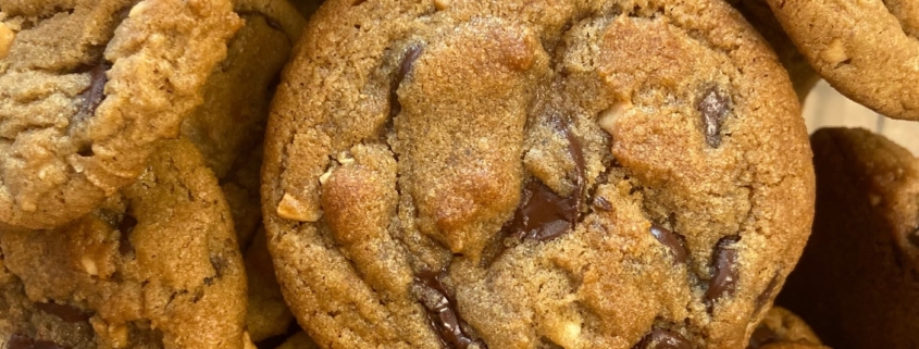 Divine Peanut Butter Chocolate Chip Cookies