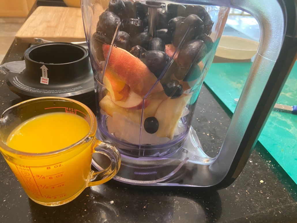 fruit juice and washed fruit
