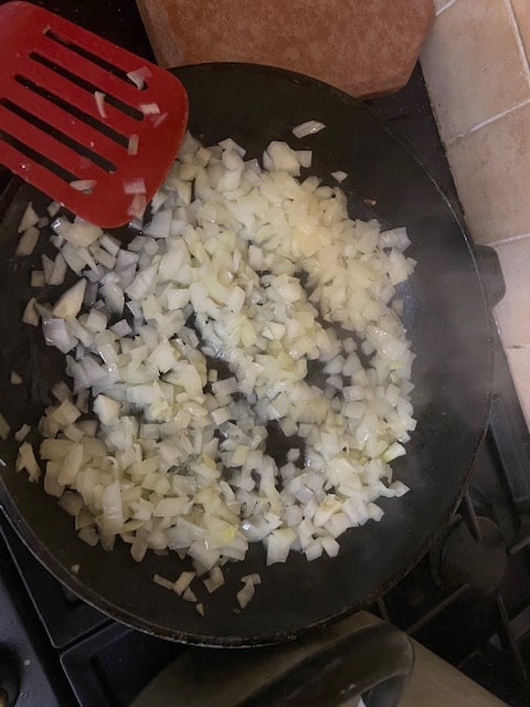 sauteeing onions in oil 