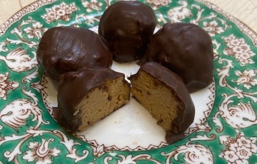 Copycat Reese's peanut butter balls