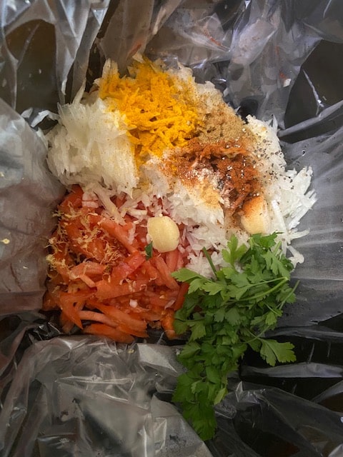 onion, tomato, parsley, garlic and spices