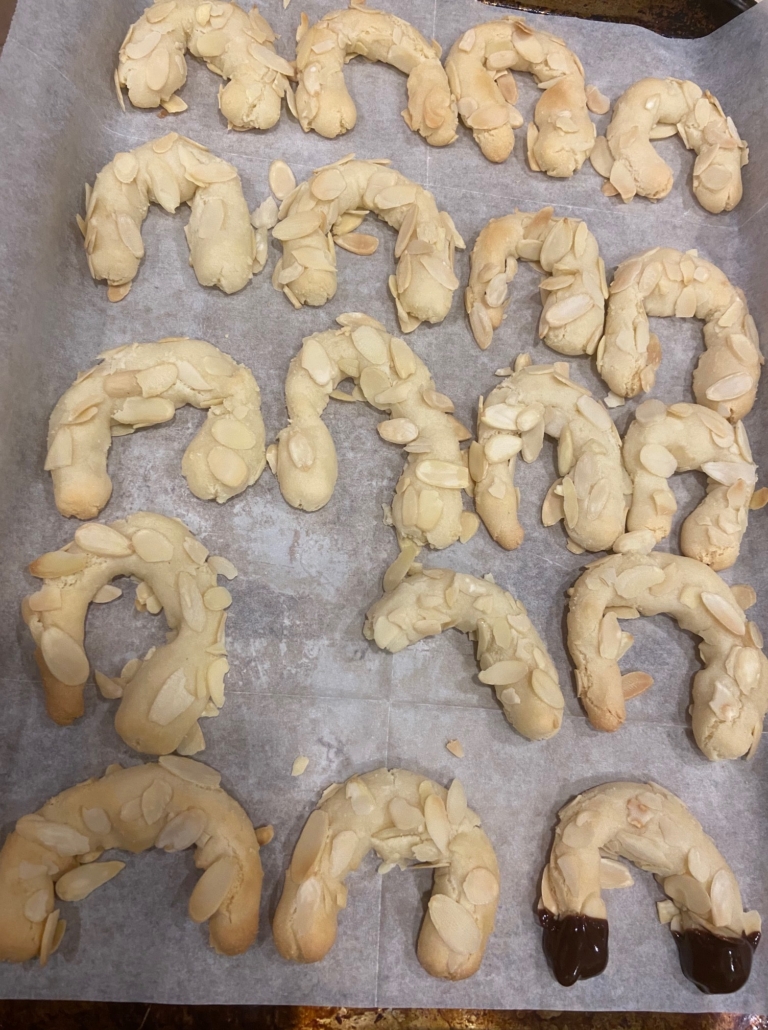 Dipping the baked cookies