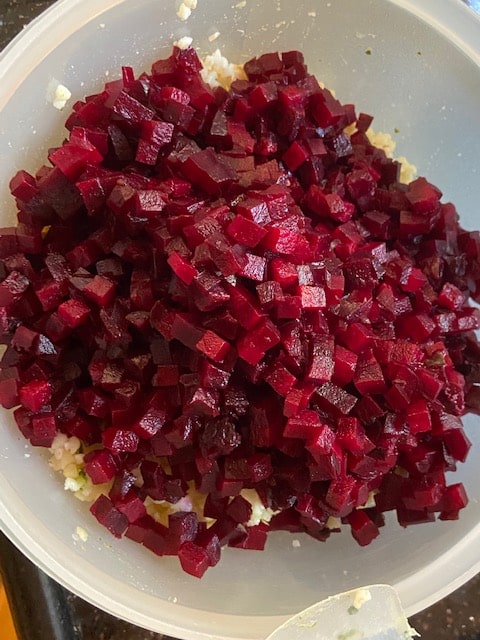 adding beets to bulgur mix