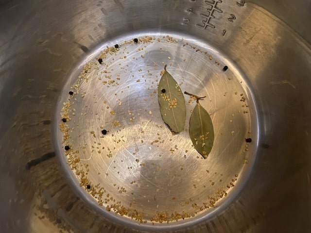 shake the spices into the pot