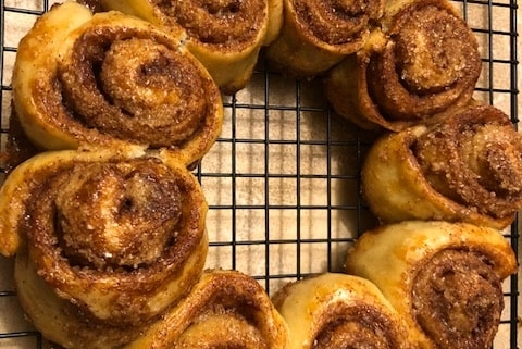 Cinnamon Roll Ring