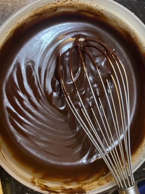 mixing the cream and chocolate ganache