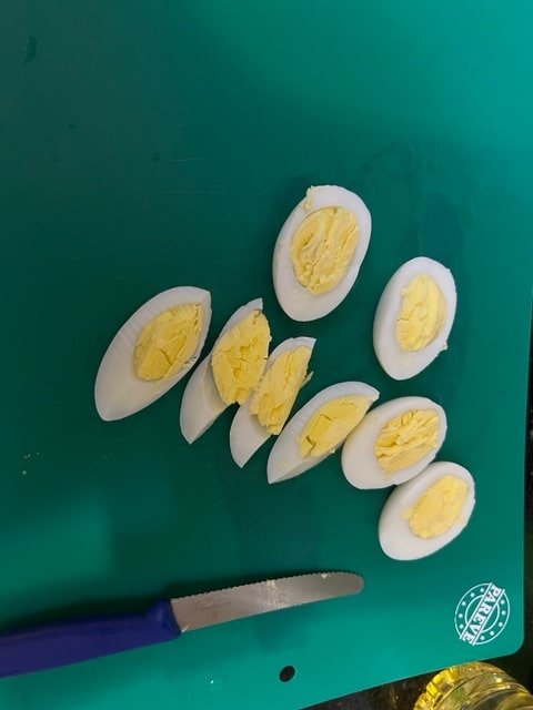 slice the eggs