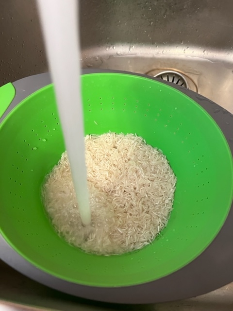 rinsing the rice