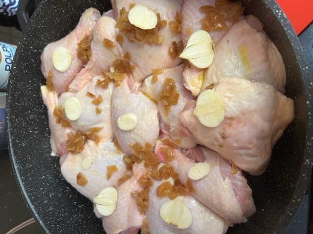 onion and garlic on chicken