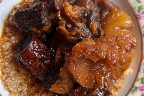 Beef Short Ribs in Dried Fruit and Pineapple 