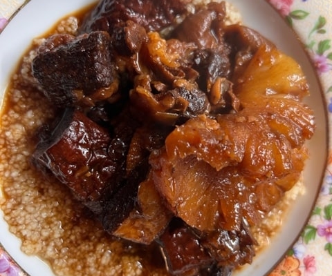Beef Short Ribs in Dried Fruit and Pineapple 