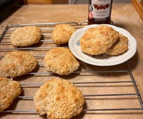 Cream Scones with Maple and Vanilla
