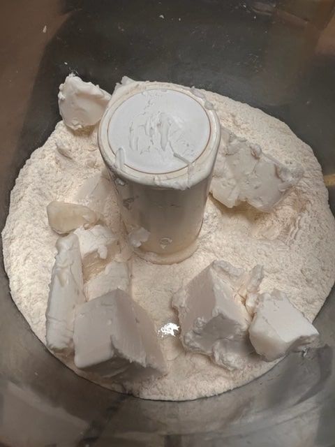 add the butter/marg to the flour mixture