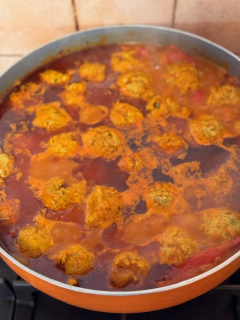 make sure sauce is to the  3/4 mark on the fish balls