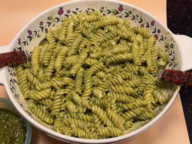 pasta turns green, ain't it pretty?