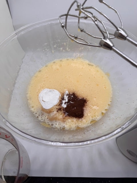 Add the vanilla, espresso powder and the baking powder