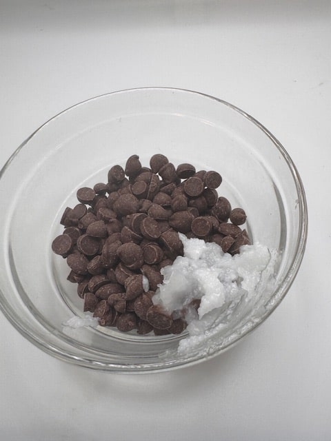 microwave coconut oil and chocolate chips