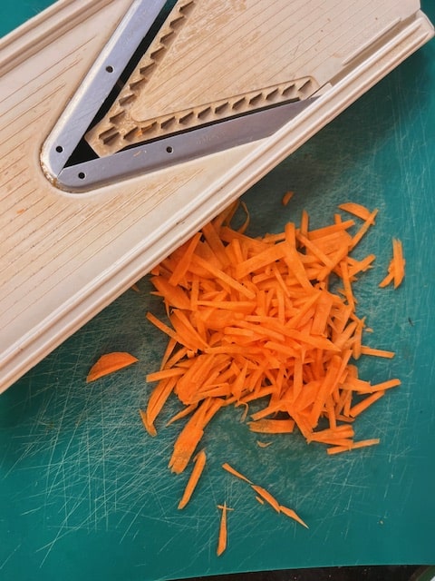 finely julienne the carrot