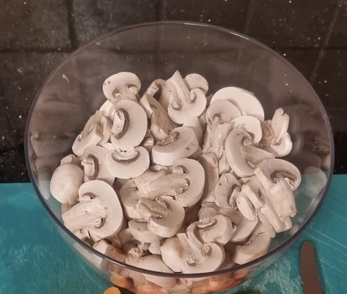 sliced mushrooms