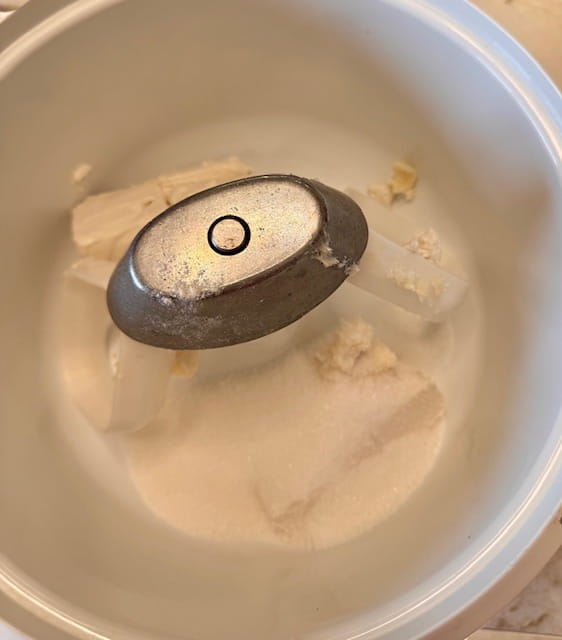 butter/marg and sugar in mixing bowl