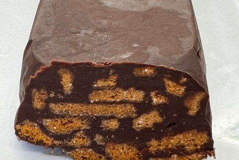 No-bake Chocolate Cookie Crunch Cake