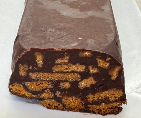 No-bake Chocolate Cookie Crunch Cake