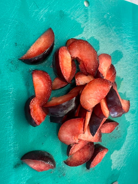 slice up your plums