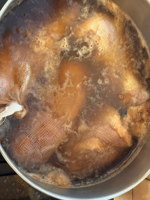 Bring to the boil and lower to simmer
